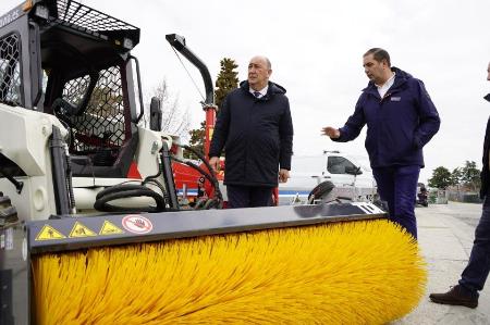 Imagen La Diputación invierte algo más de 236.000 euros en maquinaria para actuar en la red provincial de carreteras